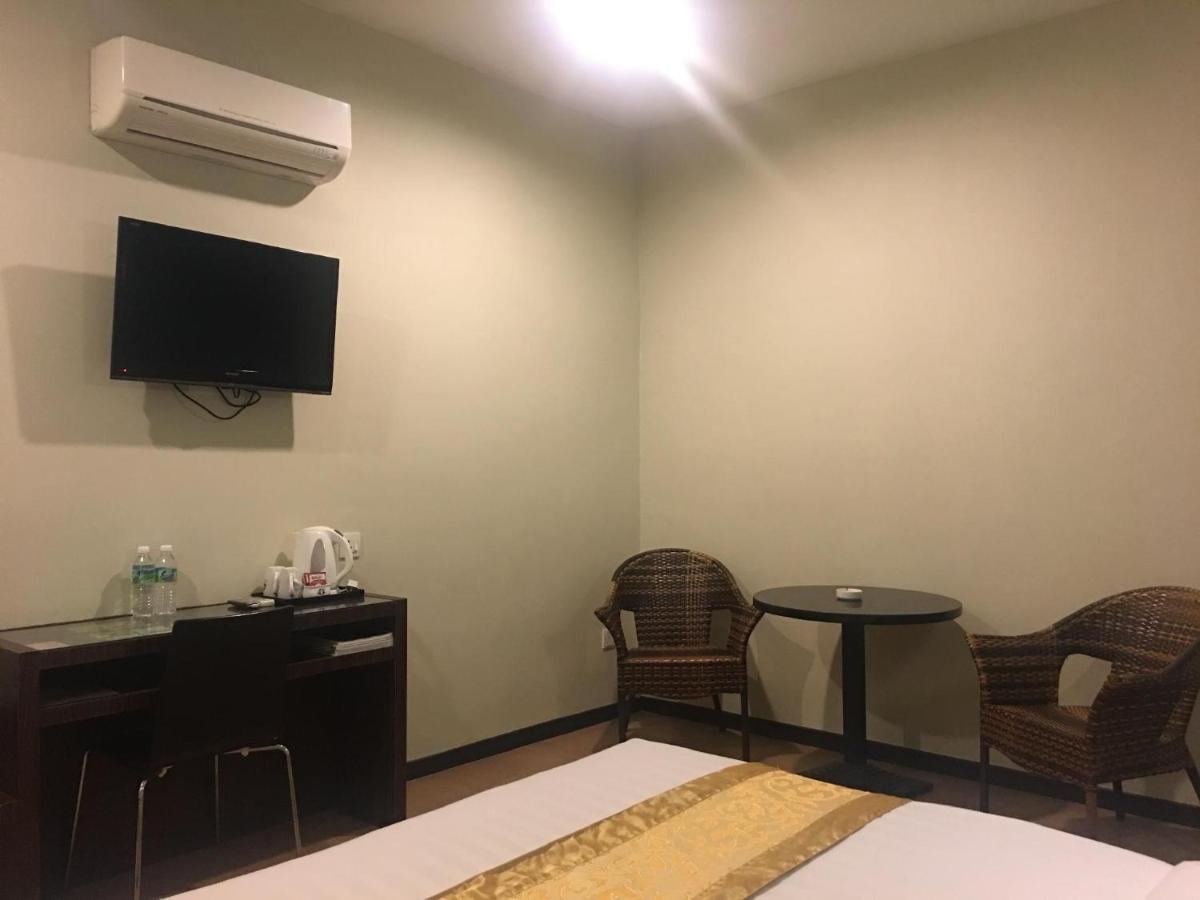Hotel Zamburger Skudai Exteriör bild
