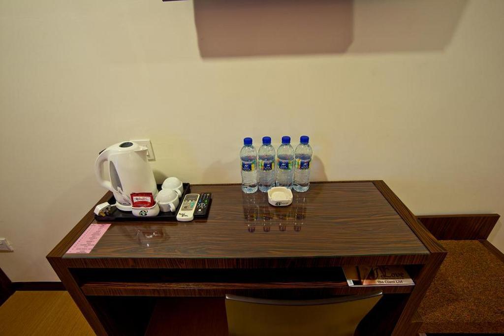 Hotel Zamburger Skudai Rum bild