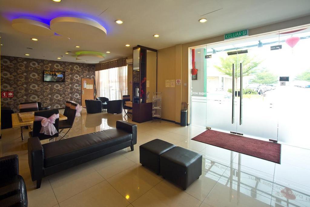 Hotel Zamburger Skudai Exteriör bild